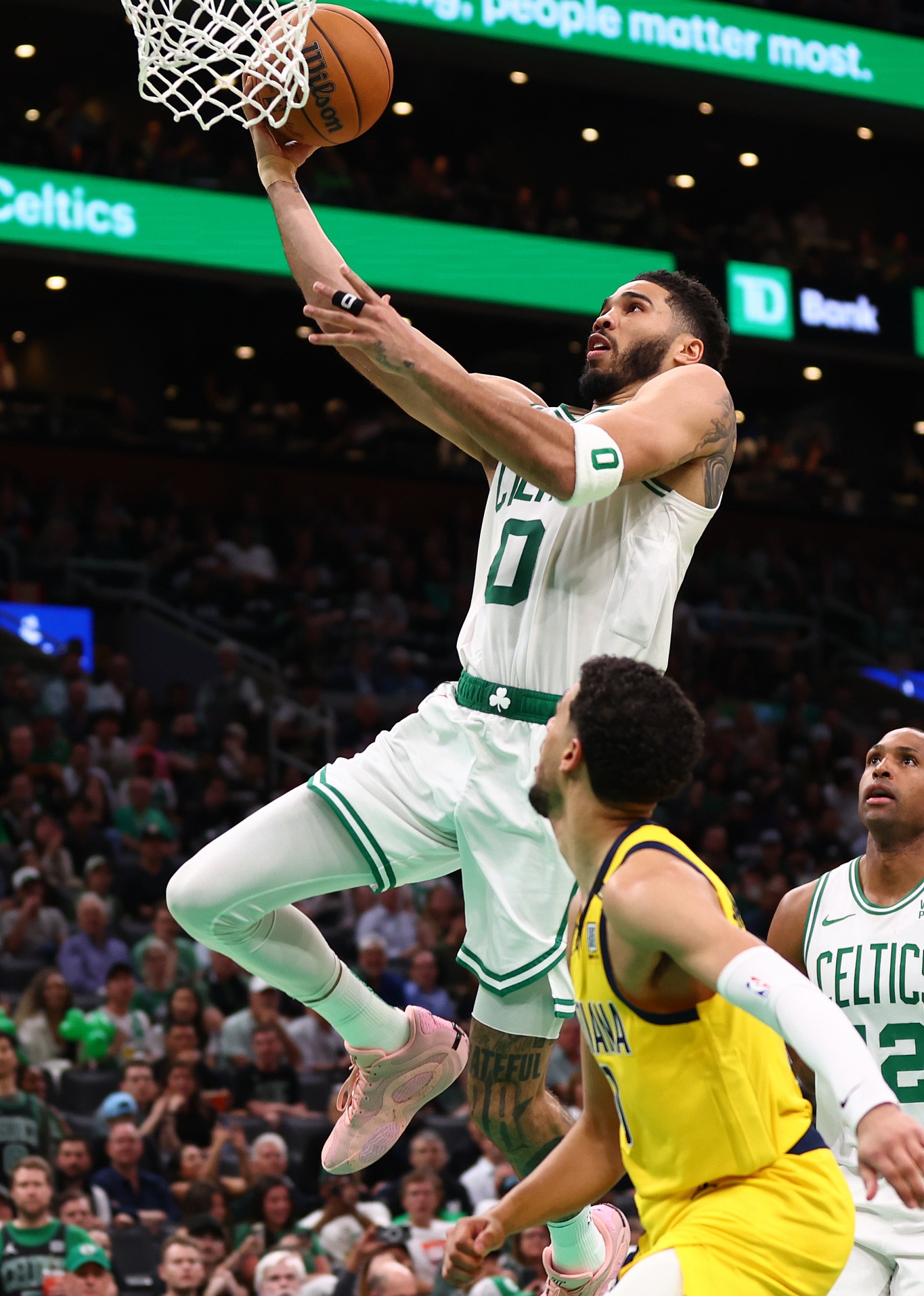 转会期波士顿凯尔特人豪取连胜:NBA季后赛节点到来;媒体盛赞;细节决定成败的简单介绍 转会期波士顿凯尔特人豪取连胜:NBA季后赛节点到来;媒体盛赞;细节决定成败的简单介绍