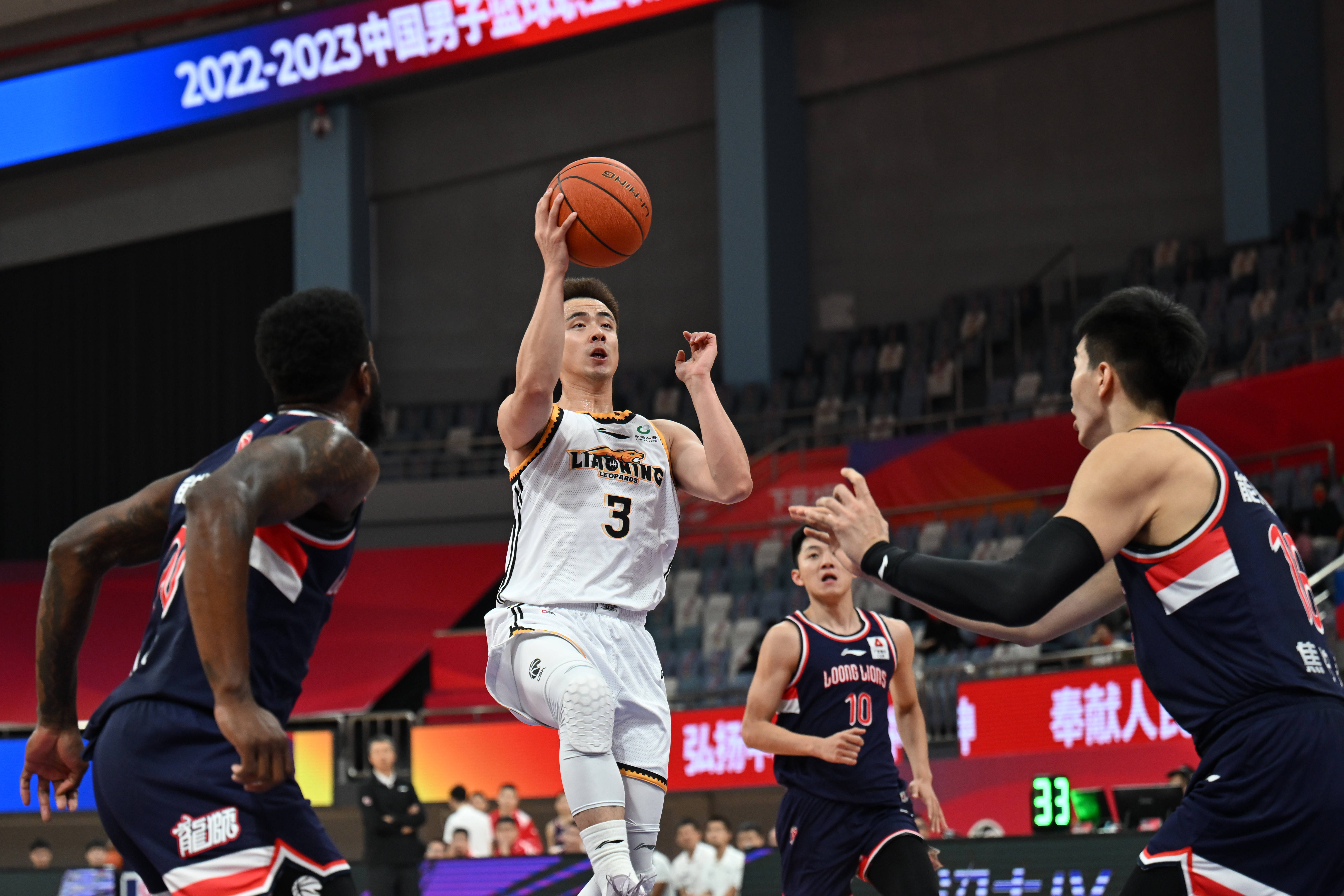 开云-辽宁本钢迎CBA季后赛关键赛；冲刺阶段迎来里程碑；赛场秩序良好；球探报告显示潜力的简单介绍